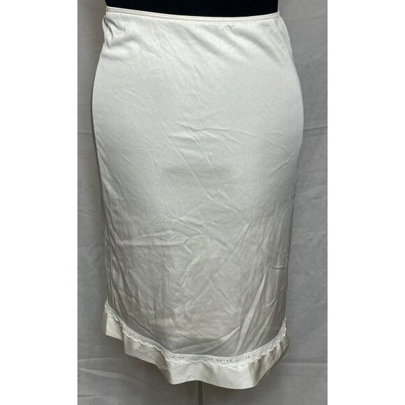 Vintage SEARS THE DOESN'T SLIP Ivory Lace Trim Small USA Made - Picture 1 of 6